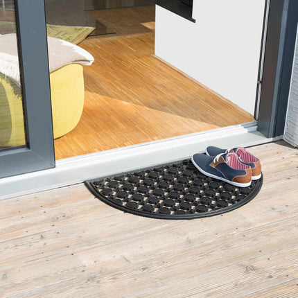 Tapis en caoutchouc demi-lune