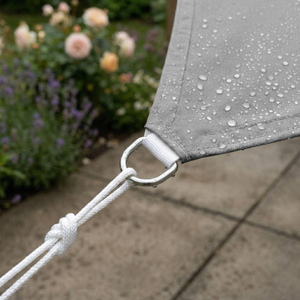 Voile d'ombrage à œillets, en polyester déperlant