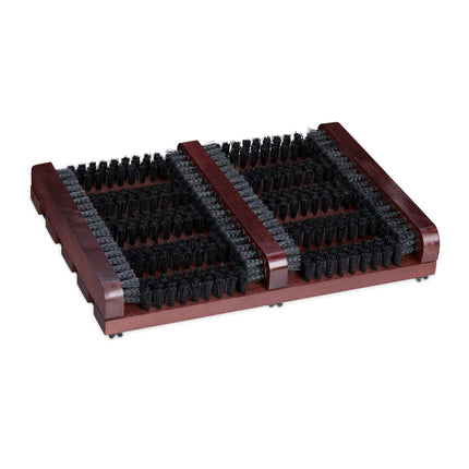 Lavage de chaussures avec brosses