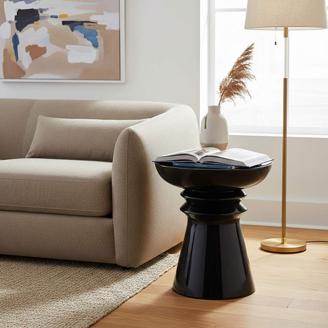 Beistelltisch & Hocker, Design in Schachfiguren-Silhouette