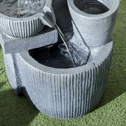 Solarbetriebener 4-stöckiger Gartenbrunnen mit LED-Beleuchtung
