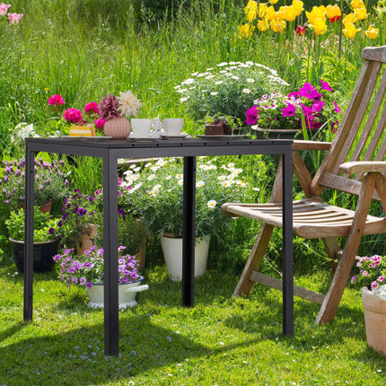Quadratischer Gartentisch in Holzoptik