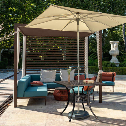 Quadratischer Gartentisch mit Schirmloch