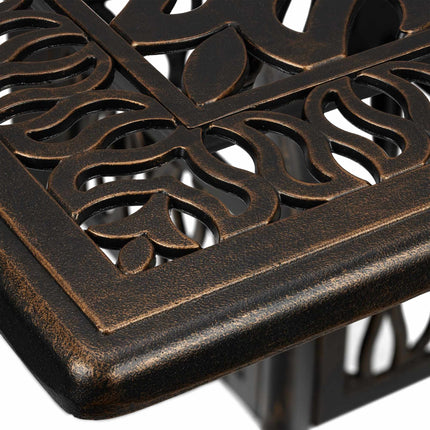 Quadratischer Gartentisch mit Schirmloch
