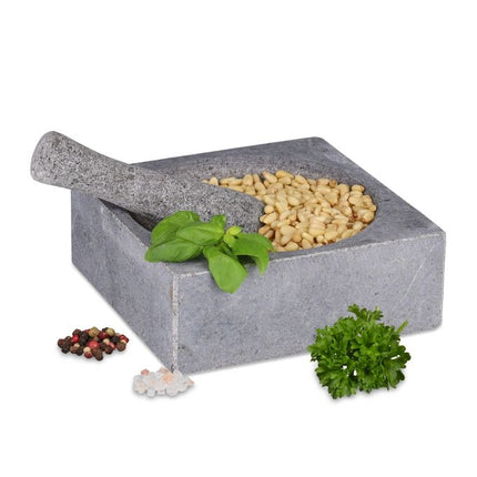 Quadratischer Mörser mit Stößel aus Granit