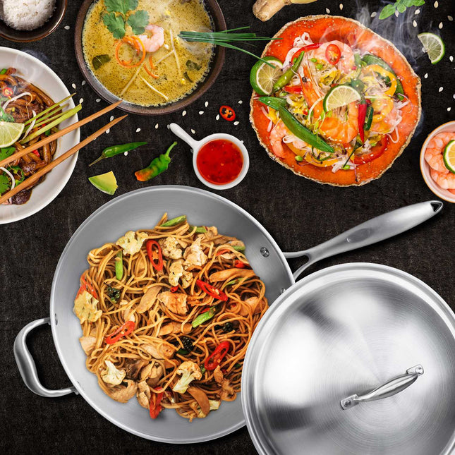 Wok en acier inoxydable avec couvercle