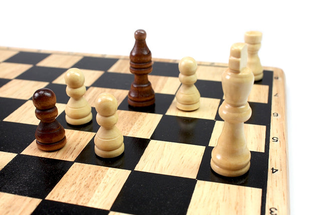 Boîte en fer blanc pour jeu d'échecs tactique