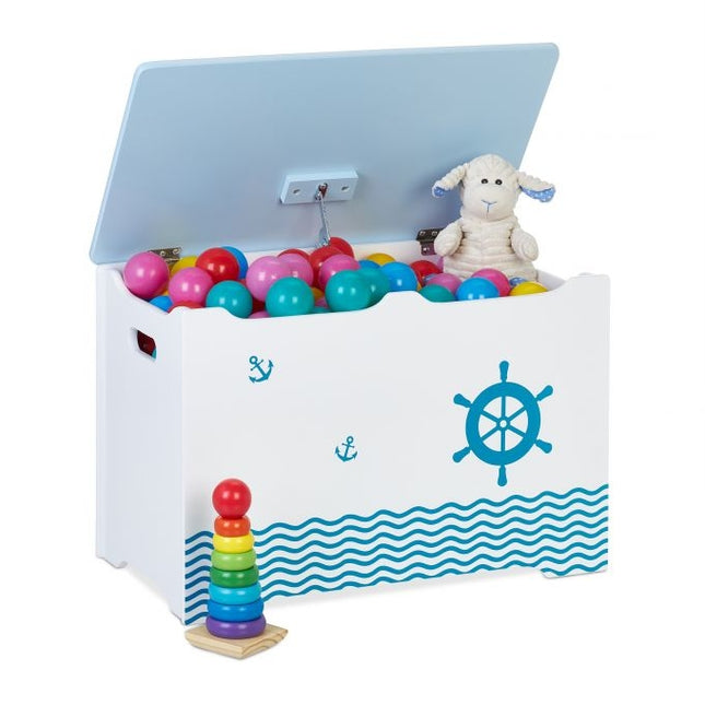 Spielzeugtruhe im maritimen Design