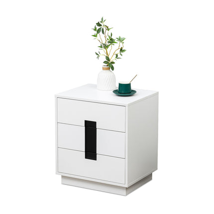 Commode blanche à 4 tiroirs spacieux