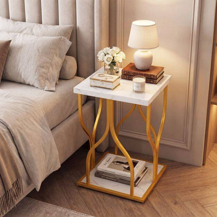 Table de chevet en faux marbre blanc avec cadre en métal doré