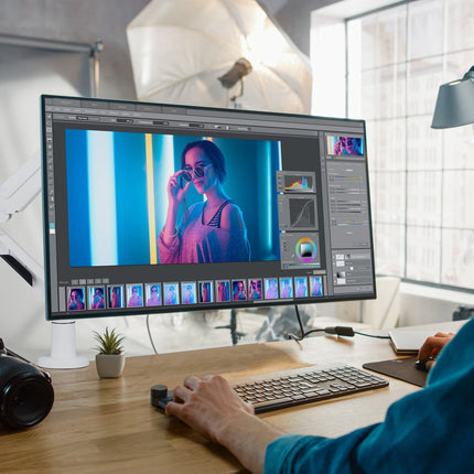 Halterung für weißen Monitor