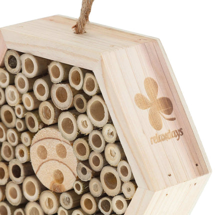 Insektenhotel aus Holz