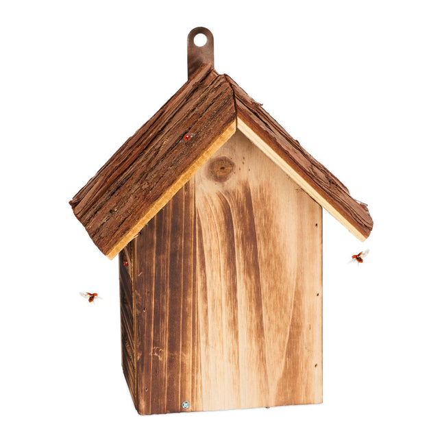 Maison de coccinelle en bois